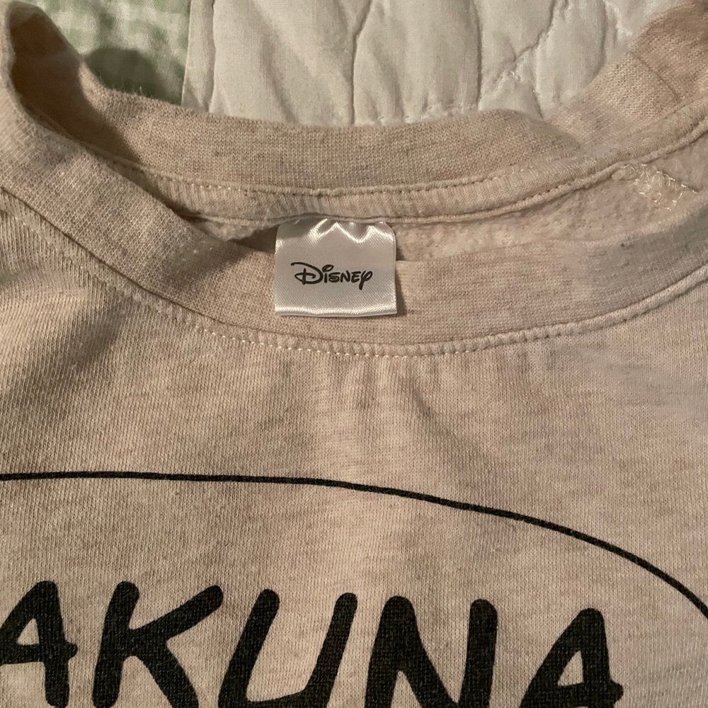Hakuna Martata Disney Lion King sweatshirt - Picture 2 of 2